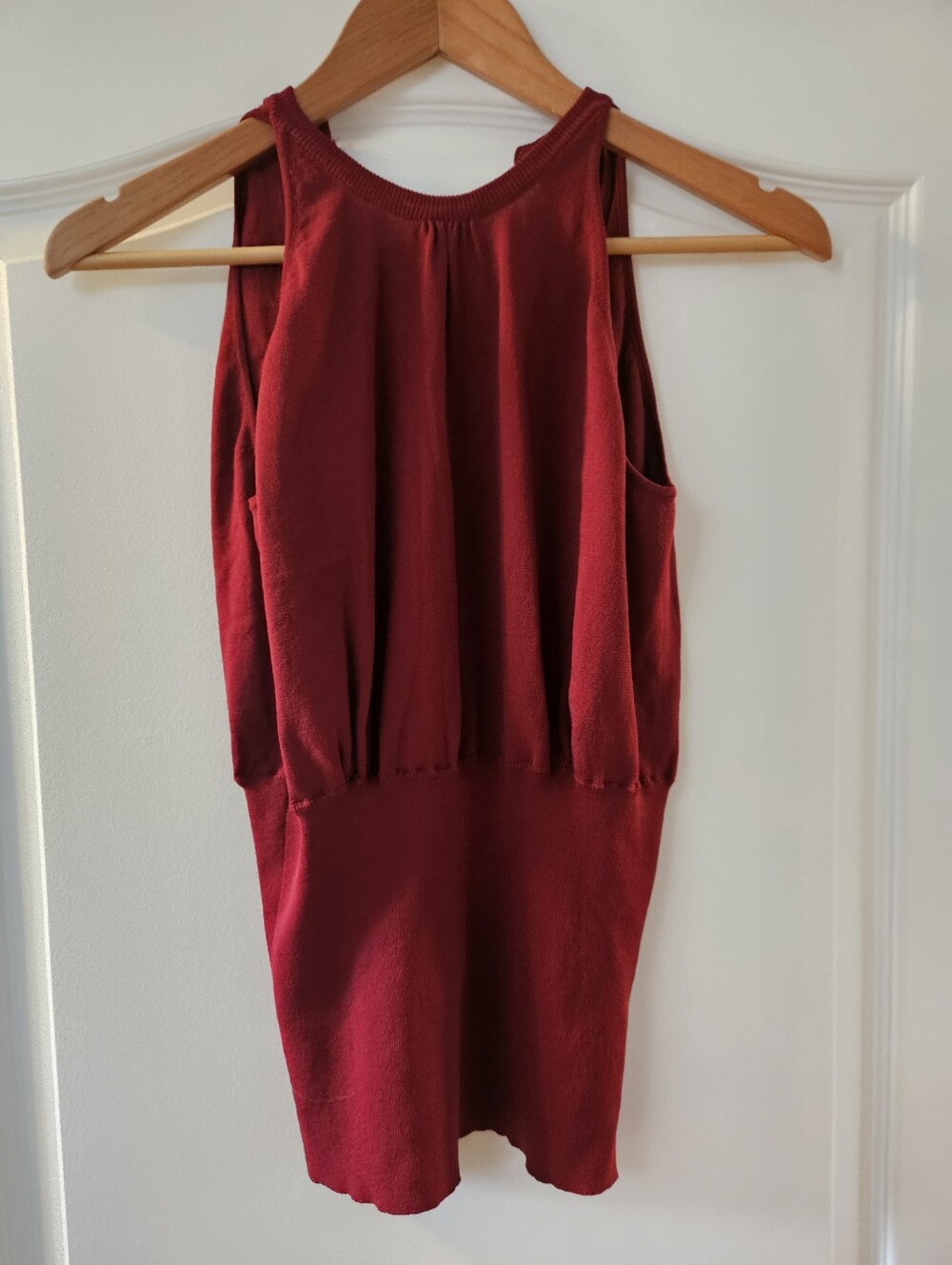 JACOB Women's Sleeveless Burgundy Top